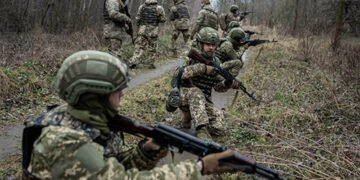 Україна мотивує новобранців, пропонуючи їм самим вибрати свою роль у війні, – FT