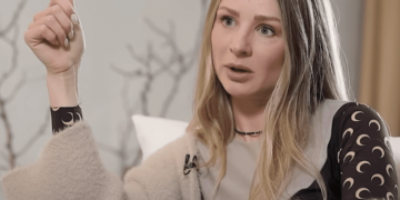 Зірка “Кварталу” відверто розповіла про батька-садиста: розрізав живіт і вени дружині, а потім намагався покінчити життя самогубством