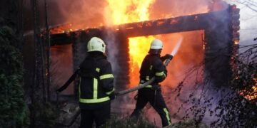 При обстреле Харькова пострадали ребёнок и две пенсионерки