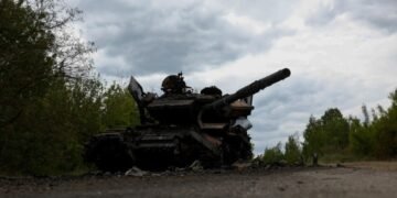 Сырский предупредил о наращивании российских войск на севере Харьковской области