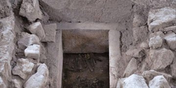 Храм Чорного бога: археологи знайшли стародавню скриню з жертвоприношеннями