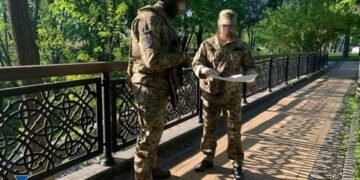 Підготуйте документи: у Києві працює СБУ, оглядають будинки та машини
