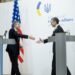 Блинкен: Украина должна иметь возможность защищаться от ударов, наносимых с территории России