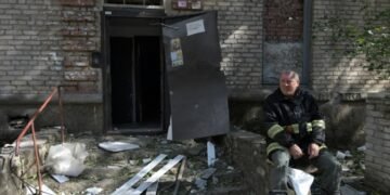 Количество погибших при обстреле Луганска достигло шести человек