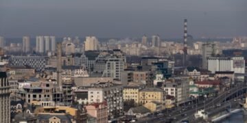 Военнообязанным украинцам с официальным ПМЖ за границей запрещен выезд из страны