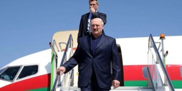 Лукашенко полетел в страну, через которую отмывал деньги