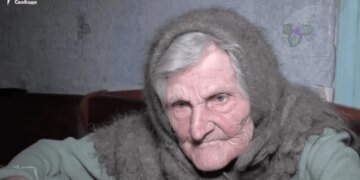 “Шла перекрестясь и думала, не в меня ли стреляют”, – 98-летняя женщина рассказала, как  убегала из Очеретино