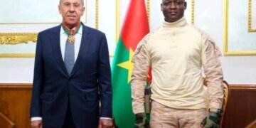Лавров получил “подарок” из Африки: мем “грусная лошадь” актуален как никогда. ФОТО