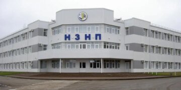 В России Новошахтинский завод нефтепродуктов приостановил работу после атаки дронов