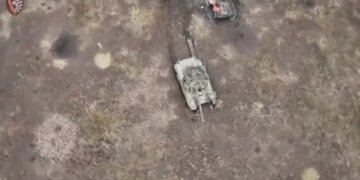 Психическая атака танковой армадой: под Красногоровкой появился новый российский металлолом. ВИДЕО