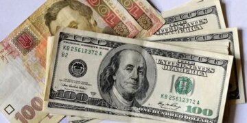 Курс доллара показал исторический максимум: НБУ показал цифры на пятницу