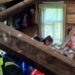 “Завалилась ветхая хата”: в России женщина провела под завалом более двух дней. ВИДЕО