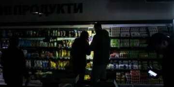 Отключать свет будут на дольше: графики на 26 июня. ИНФОГРАФИКА