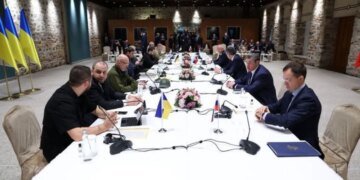 “Это была антидипломатия”: Time раскрыл, на что готов был пойти Зеленский и почему сорвались переговоры с РФ в начале войны