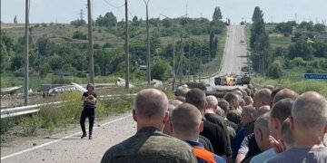 Из российского плена вернули еще десять украинцев, среди них – гражданские, священник и заместитель председателя Меджлиса