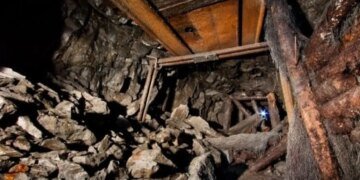 На шахті у Львівській області стався обвал породи, загинули шахтарі