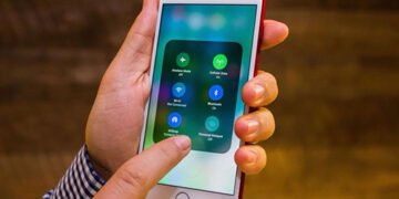 Смартфони потрібно перезавантажувати раз на тиждень: розвідка США назвала причину