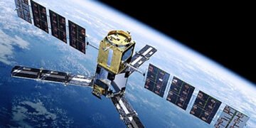 Російський супутник-шпигун виконує дивні маневри на орбіті Землі, – ЗМІ
