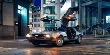 Класика на новий лад: авто з фільму “Назад у майбутнє” повертається на ринок. ФОТО