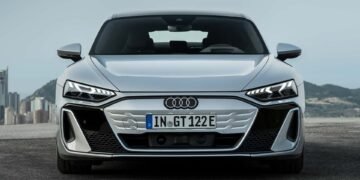 Audi выпустила самый быстрый и мощный электрокар за всю свою историю – фото