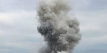 В окупованому Донецьку прогриміла серія вибухів, піднявся дим
