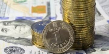Чи можливий дефолт в Україні: експерт розповів, що буде з курсом долара