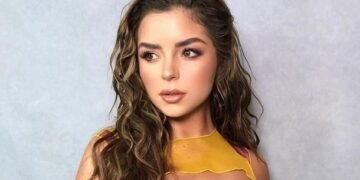 Демі Роуз показала селфі без бюстгальтера 