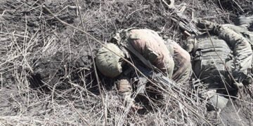 Без шансів на порятунок: журналіст показав, як дронобомбінг від ЗСУ доводить окупантів до самогубства. ВІДЕО 18+