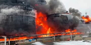 Украинские дроны в третий раз атаковали Новошахтинский НПЗ