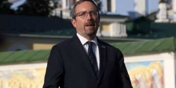 Замгоссекретаря Джон Басс обсудил в Киеве американскую помощь Украине