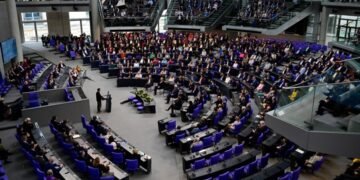 Выступление Зеленского в Бундестаге бойкотировали фракции АдГ и ССВ