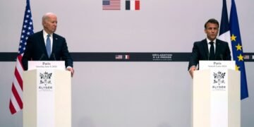 Байден и Макрон договорились об использовании замороженных активов РФ в помощь Украине
