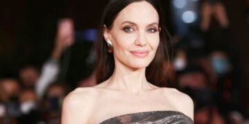 У чому секрет стилю та краси Анджеліни Джолі, якій сьогодні виповнилось 49 років