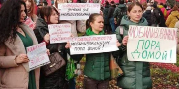 У РФ рух дружин мобіків визнали іноагентом: баби послали владу… далеко