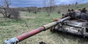 “Дорога смерті” біля Новомихайлівки: ЗСУ зупинили “банзай-атаку” танка разом із екіпажем