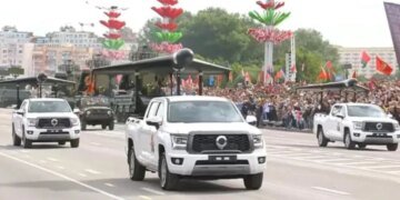 Лукашенко провел военный парад и представил иранские “шахеды” как “отечественную разработку”. ФОТО
