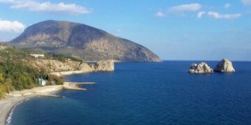 Крым пустеет: россияне массово отказываются отдыхать в зоне боевых действий. ФОТО