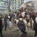 Ветеран на протезе разбирал завалы детской клиники в Киеве: мир покорило ВИДЕО