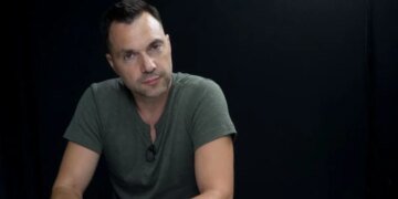 “Бери их тепленькими”, –  Арестович посоветовал Путину, как покорить украинцев