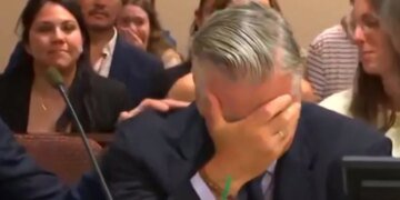 “Не смог сдержать слёз: суд в США прекратил уголовное дело против актёра Алека Болдуина. ВИДЕО