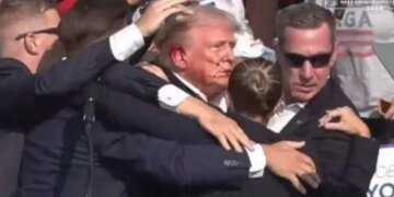 В Трампа стреляли: подробности из США. ВИДЕО