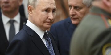 “Напряженности в мире растет”: в Кремле обеспокоены охраной Путина