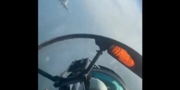 Инцидент в Финском заливе: F/A-18 “подрезал нос” российскому Су-30. ВИДЕО