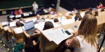 В Украине студенты-контрактники смогут получить грант на обучение от 15 тыс. грн