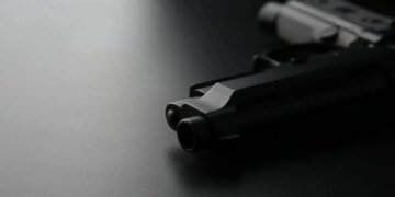 Выстрелил шесть раз: в Тернополе майор расправился с 25-летним любовником жены
