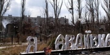 В Авдеевке обнаружена холера, по городу ходят люди в спецкостюмах