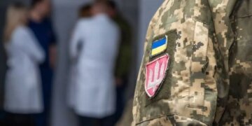 Законодательная колизия: в Украине мобилизуют “ограниченно годных” до 25 лет и не мобилизуют здоровых