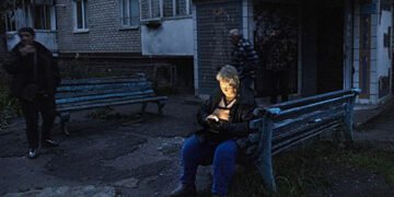 Чому в Україні зникає зв’язок та інтернет, коли немає світла: пояснення Мінцифри