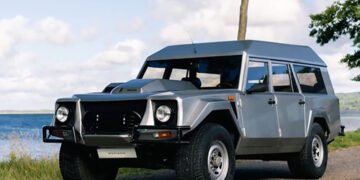 Ексклюзив для султана: на продаж виставили унікальний позашляховик Lamborghini 1980-х років. ФОТО