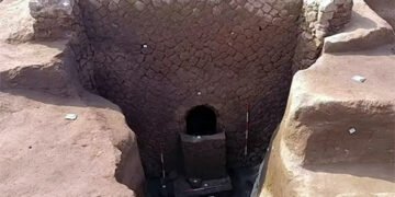 Мумія в Неаполі: археологи розкрили 2000-річний саркофаг і зробили “безпрецедентне” відкриття